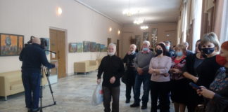 Художники, фотографы и мастера из Хакасии выставили свои произведения в Центре культуры Кадышева