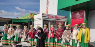 Для жителей Хакасии выступил Русский народный хор имени Михаила Шрамко