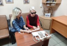 Для творчества нет преград: в Клубе инвалидов по зрению прошёл мастер‑класс по макраме
