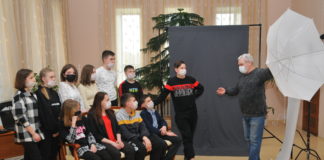 В Национальном центре имени С.П. Кадышева юные фотолюбители прошли мастер-класс «Портретная фотография»