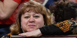 Работникам Центра культуры вручили почётные награды Республики Хакасия Наталья Стенникова
