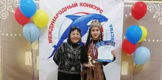 Солисты детской эстрадной студии «Час Ханат» привезли в Хакасию 11 высоких наград с международного конкурса в Екатеринбурге С педагогом по вокалу Светланой Аткниной